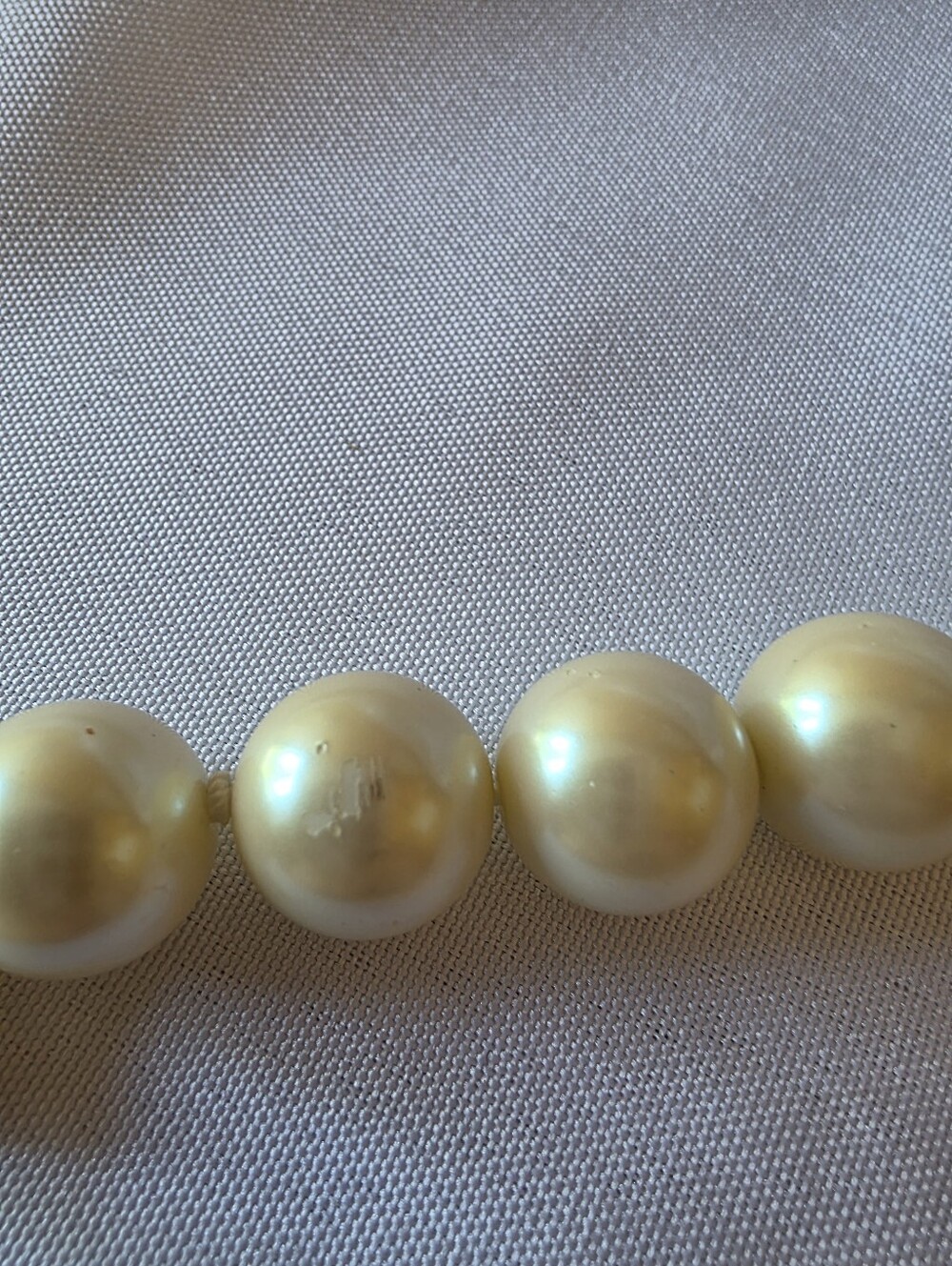 Kate Spade All Wrapped Up In Pearls Gold Tone Bow Bracelet Glass Pearls - Picture 7 of 9
